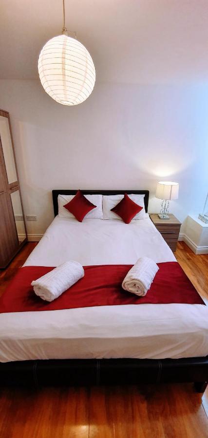 Alexandra Contractor House - Free Parking For Large Vans, Free Wifi & Netflix By Firoz Property Management Aldershot Exteriör bild