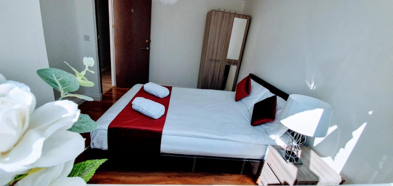 Alexandra Contractor House - Free Parking For Large Vans, Free Wifi & Netflix By Firoz Property Management Aldershot Exteriör bild