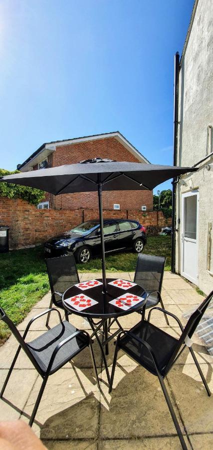Alexandra Contractor House - Free Parking For Large Vans, Free Wifi & Netflix By Firoz Property Management Aldershot Exteriör bild